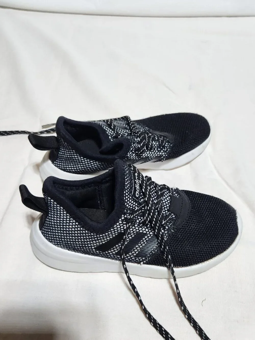 Adidas Girls’ Knit Sneakers – Size 12 Toddler | Perfect for Back‑to‑School!